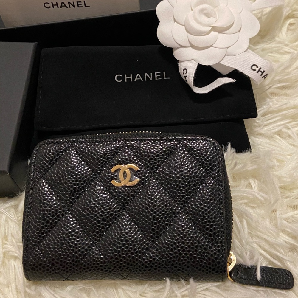 Chanel Classic Zipped Coin Purse - Picture 2 of 16